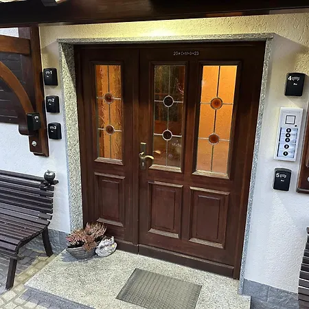 Haus Monica Apartman *